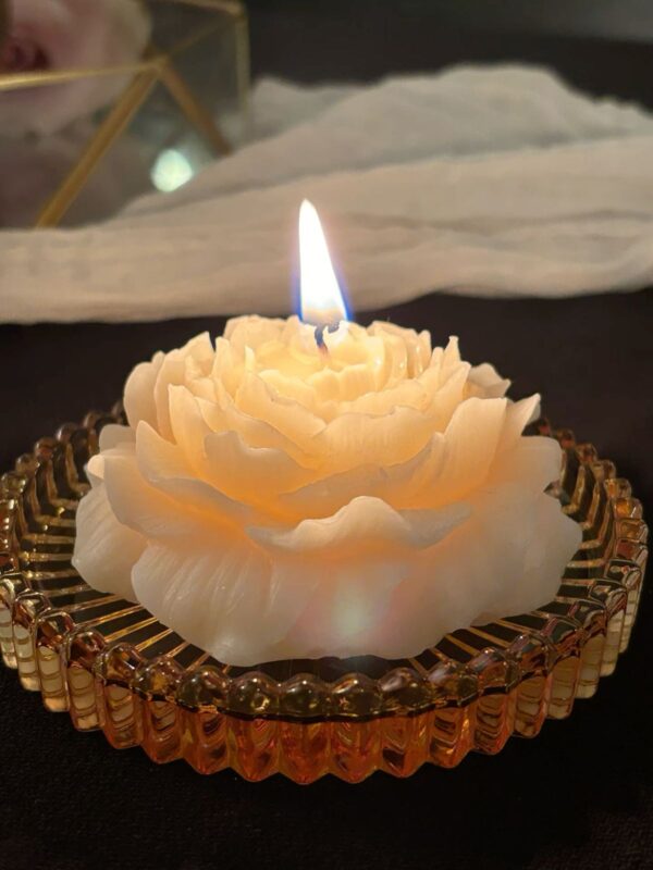 Trysa Peony flame Candle